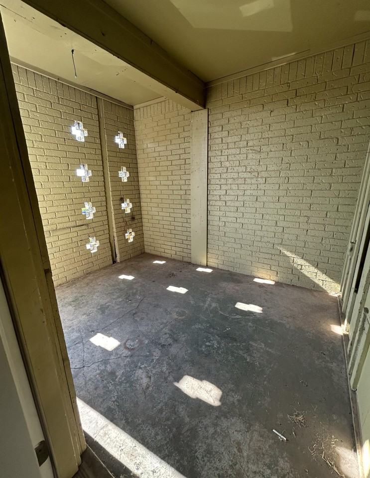 124 Temple Avenue - Photo 7 of 13