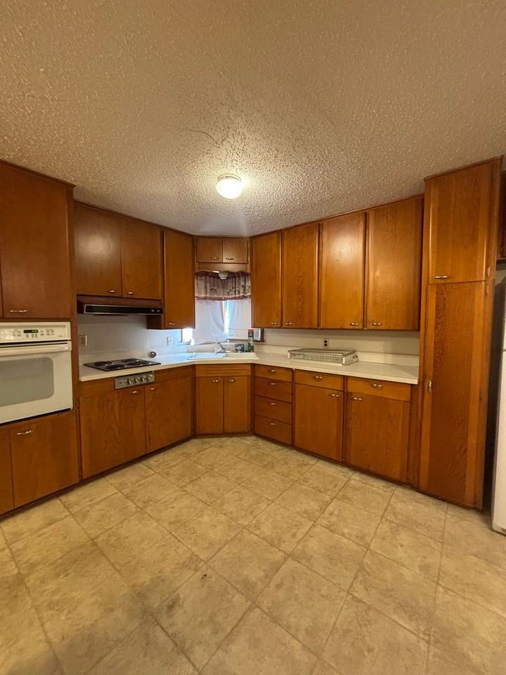 2400 Sw 53rd St - Photo 2 of 12
