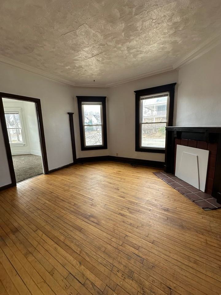 422 Pearl (YPF LLC) - Photo 3 of 10