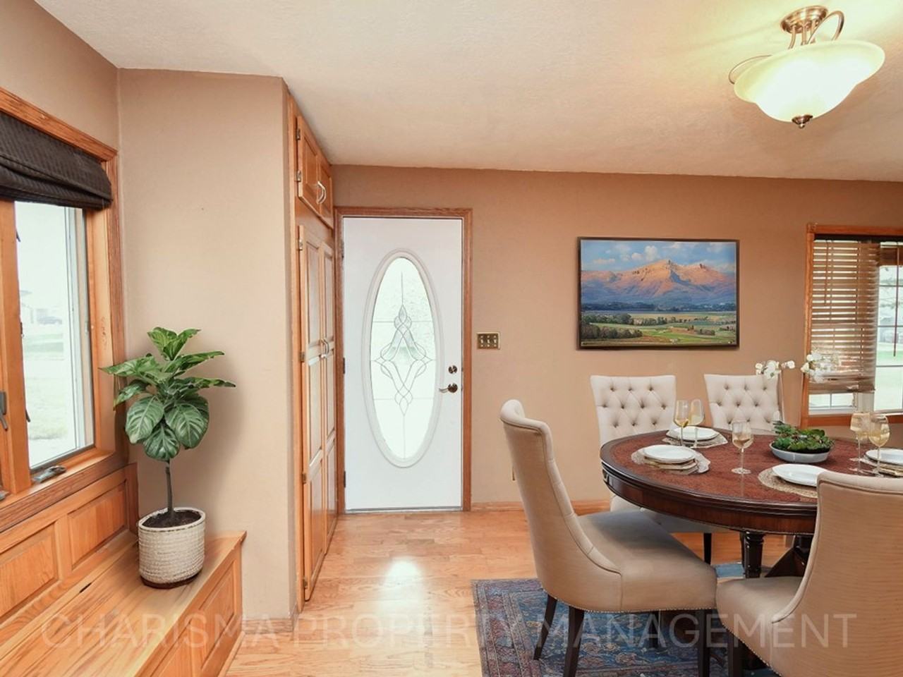 335 Vernon Dr - Photo 5 of 39