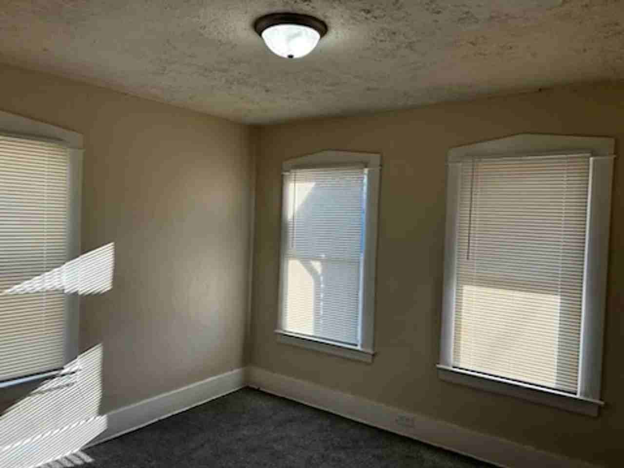 808 S 36th St - Photo 7 of 11