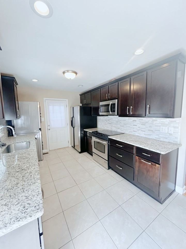 2307 Wintergreen Pl - Photo 4 of 19