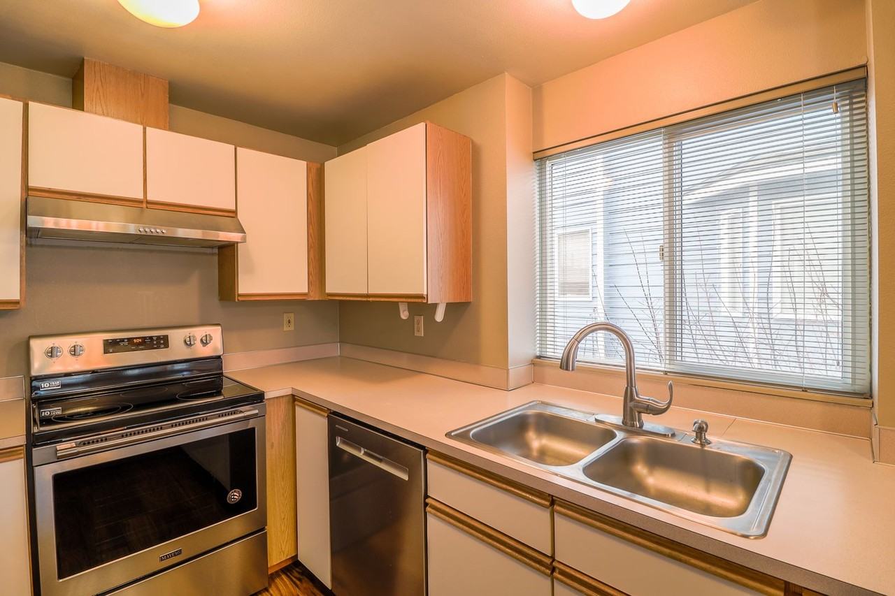 651 Ne Ellis Way #D201 - Photo 2 of 10