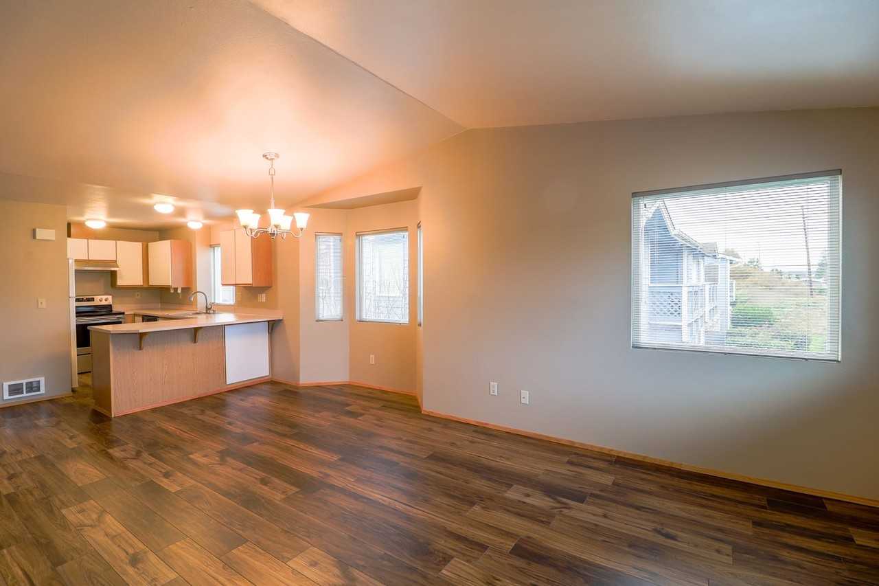 651 Ne Ellis Way #D201 - Photo 3 of 10