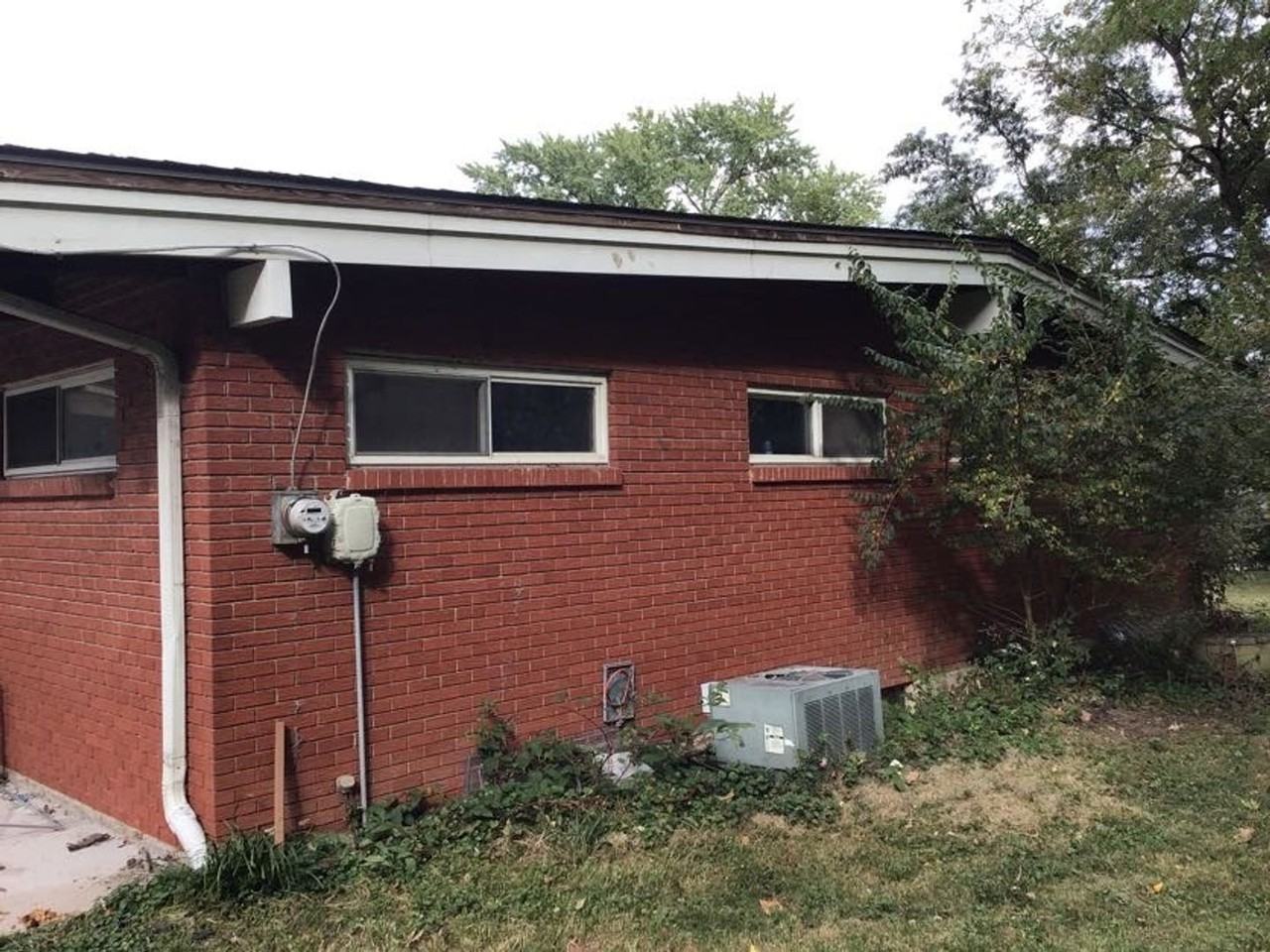 5323 Nw Edgewood Cir - Photo 3 of 8