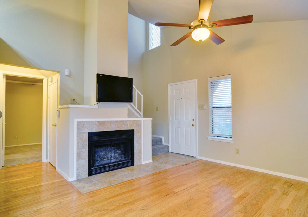 5700 Cedar Creek Dr - Photo 4 of 17