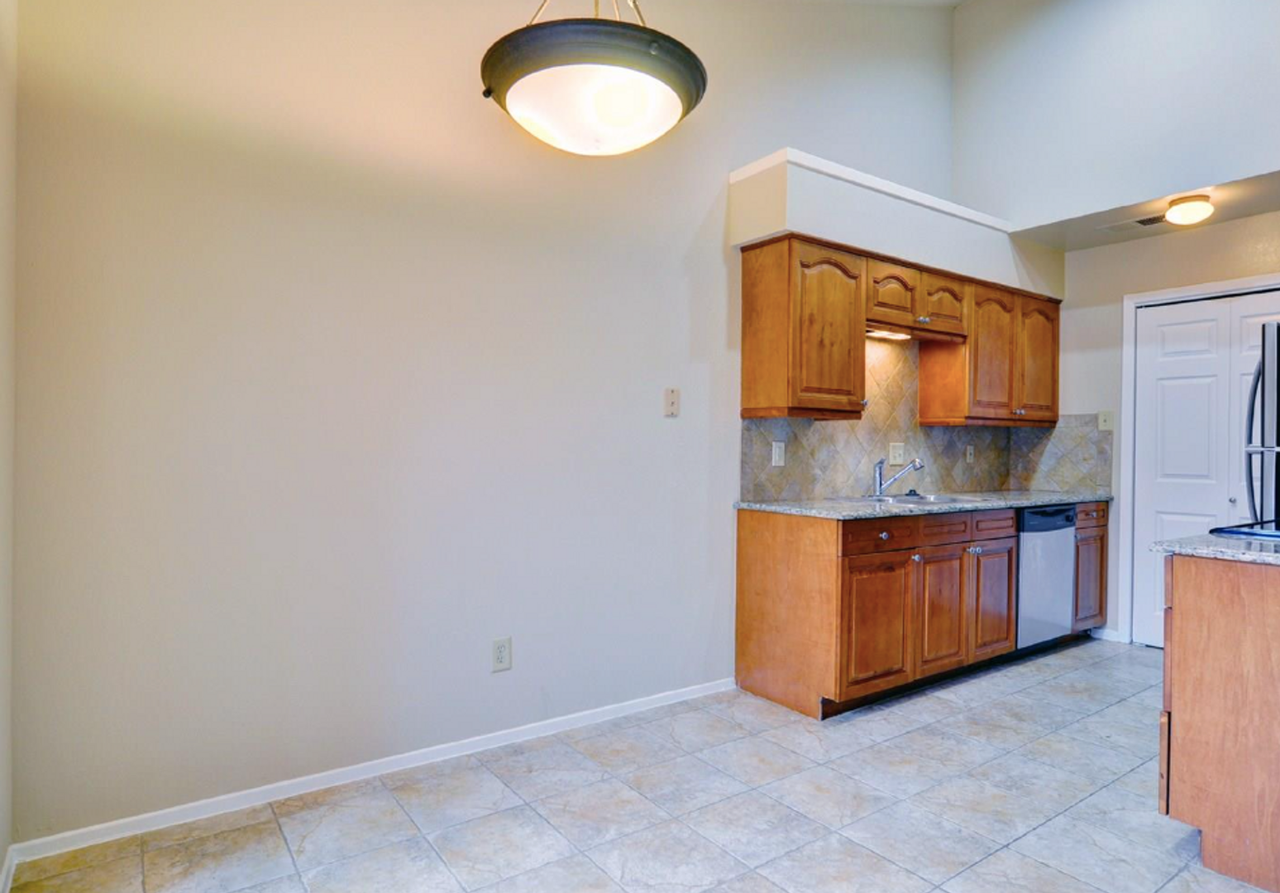 5700 Cedar Creek Dr - Photo 7 of 17