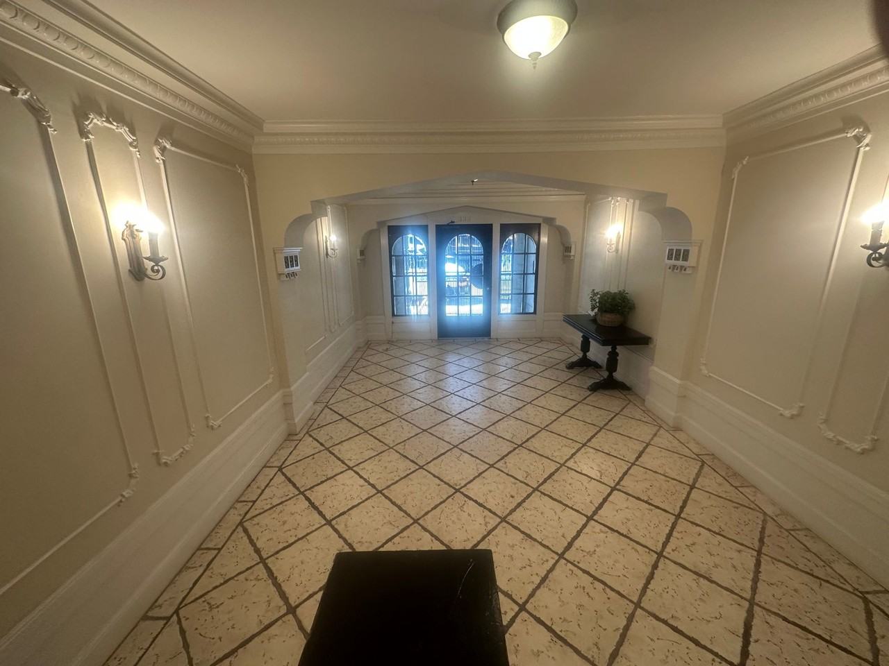 1832 Franklin Street (642r) - Photo 3 of 13