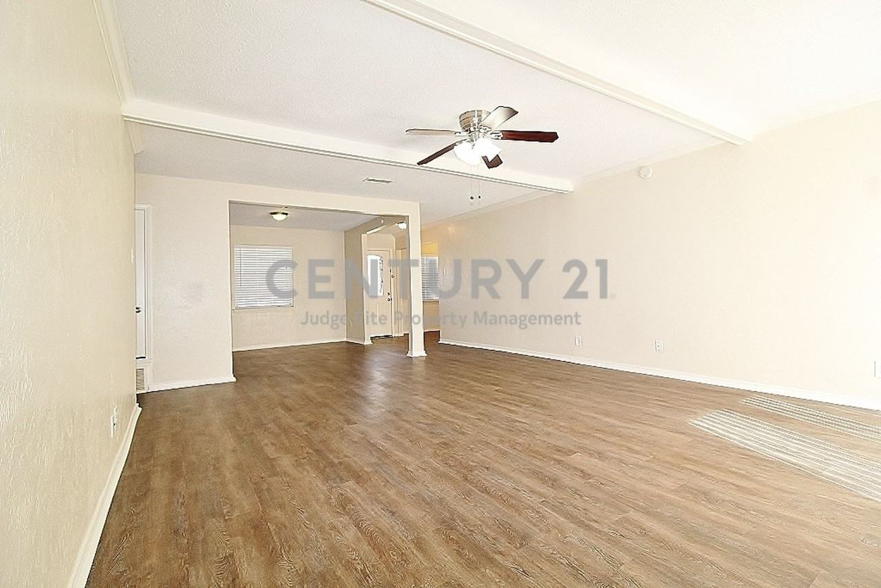 101 Auburn St - Photo 2 of 15
