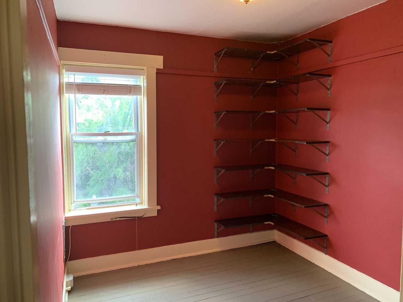 1655 Chislett St - Photo 3 of 16