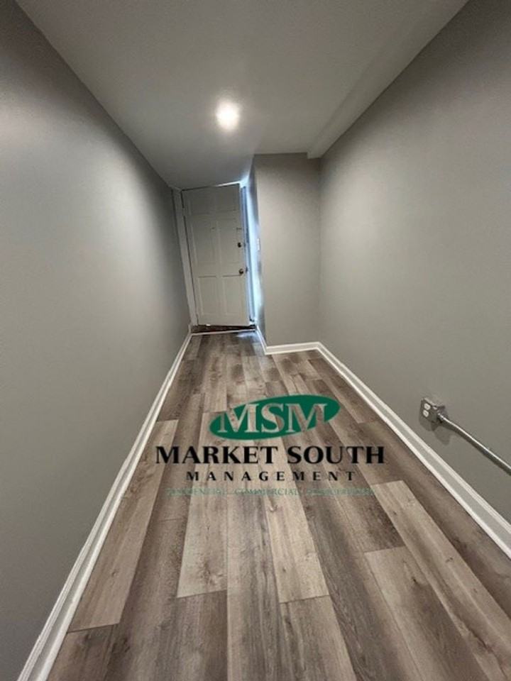 216 1/2 E Jones St - Photo 3 of 12