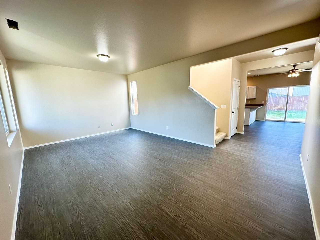 1600 E Seattle Ave - Photo 3 of 28