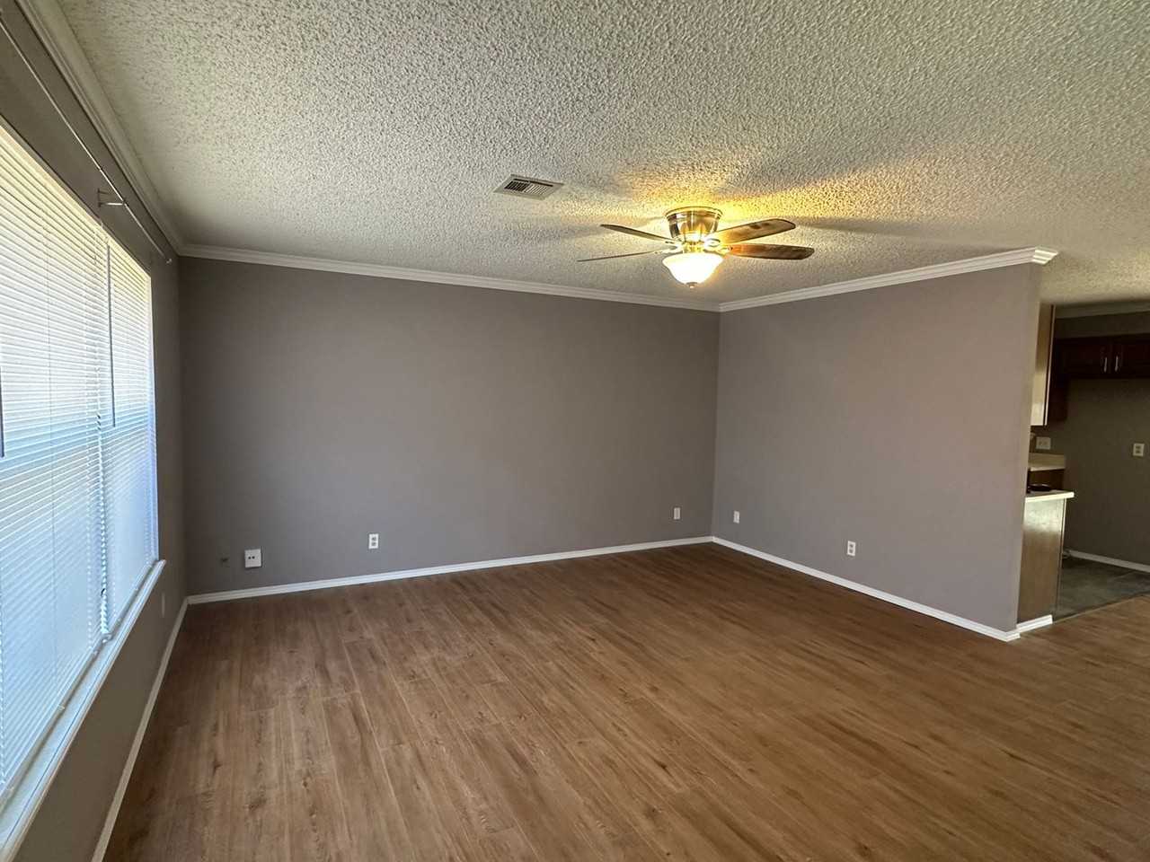907 W 9th Pl S - Photo 2 of 13