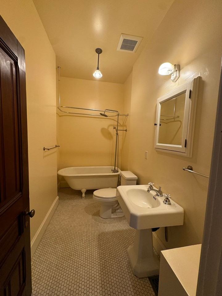 110 Richardson St - Photo 6 of 13