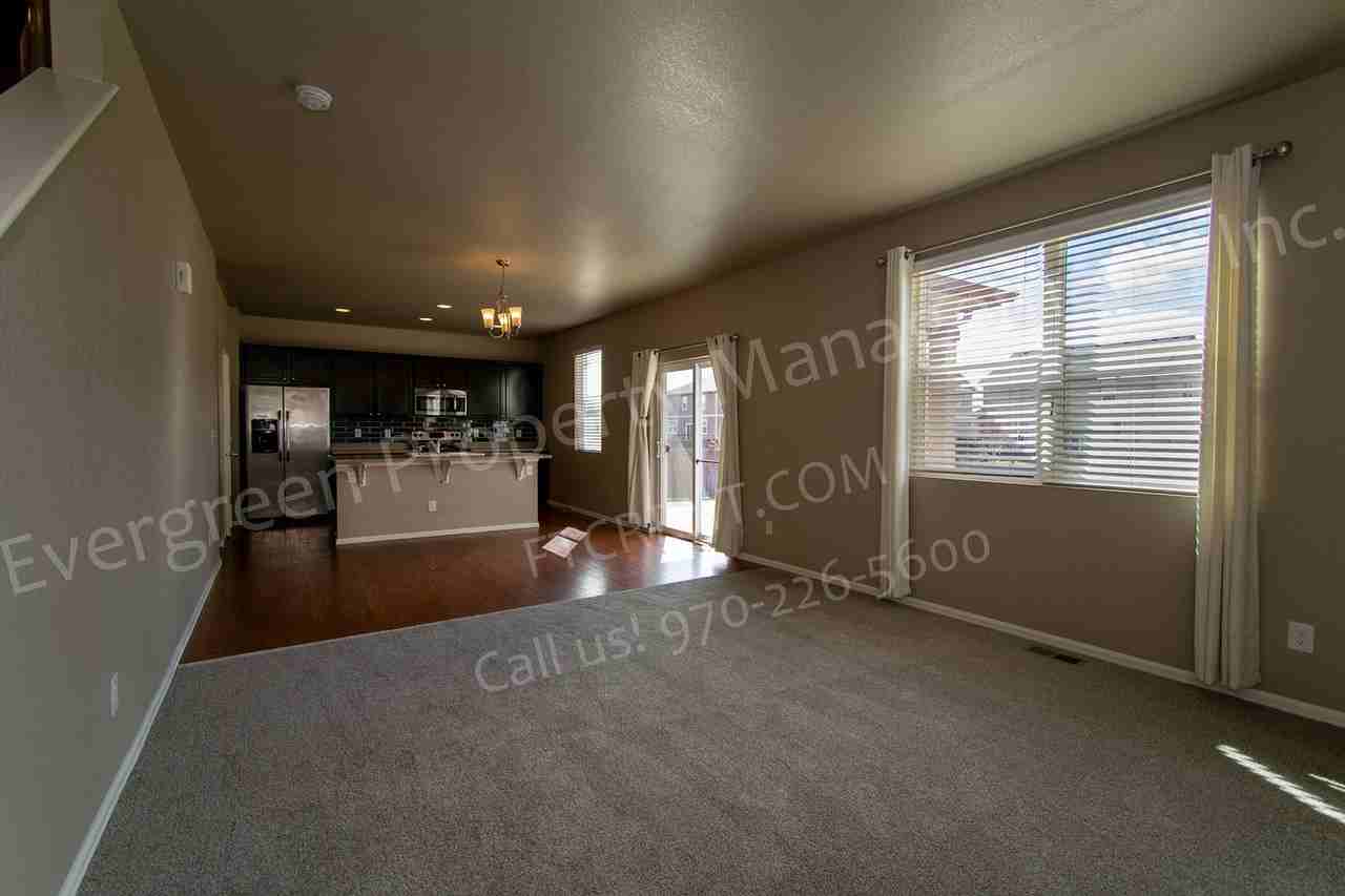 6807 Grainery Rd - Photo 6 of 49