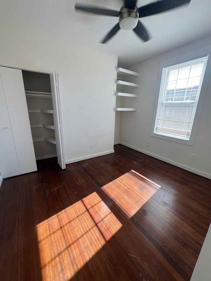 1737-2700 THE COLUMBIA - Photo 2 of 6