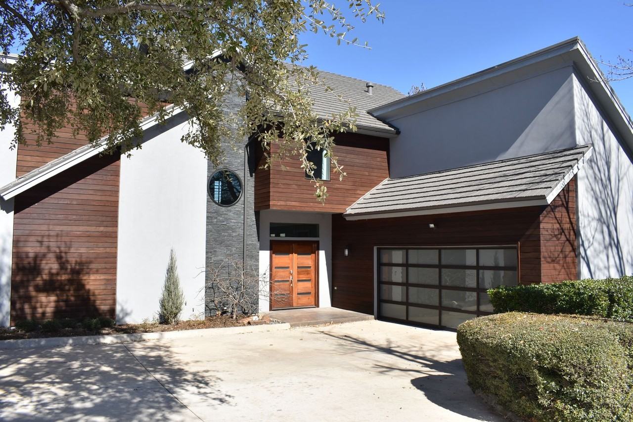 2307 Autumn Oaks Trl - Photo 2 of 33