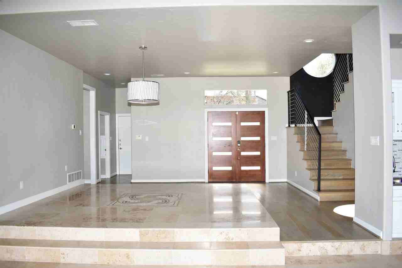 2307 Autumn Oaks Trl - Photo 3 of 33