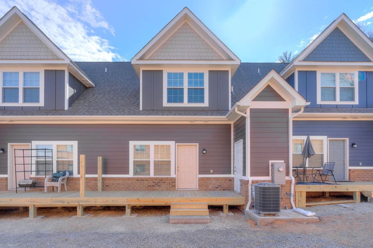 91 East Main Street - Photo 6 of 50