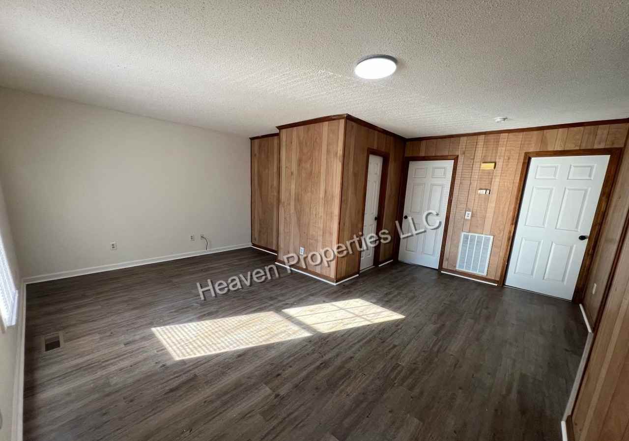 519 Leonford St - Photo 2 of 11