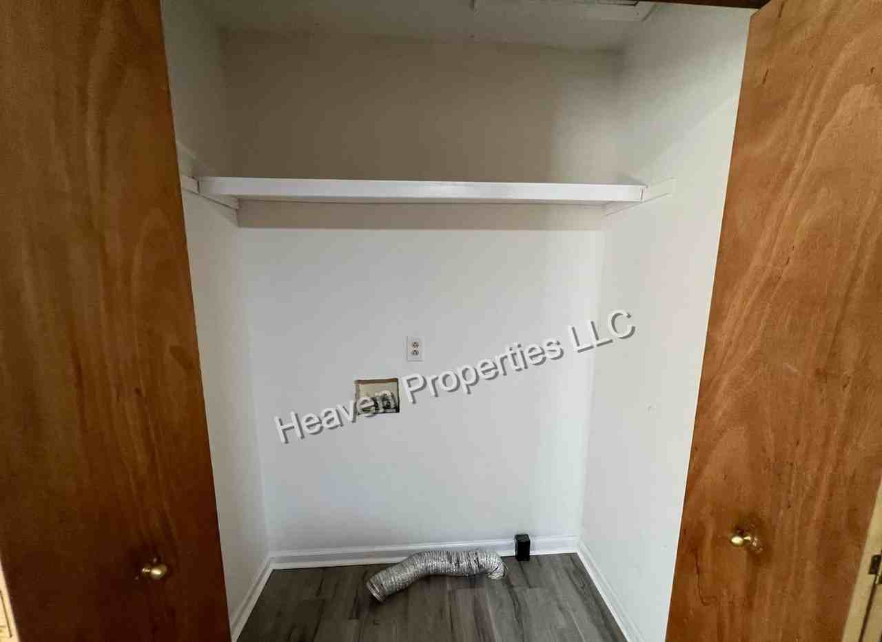 519 Leonford St - Photo 5 of 11