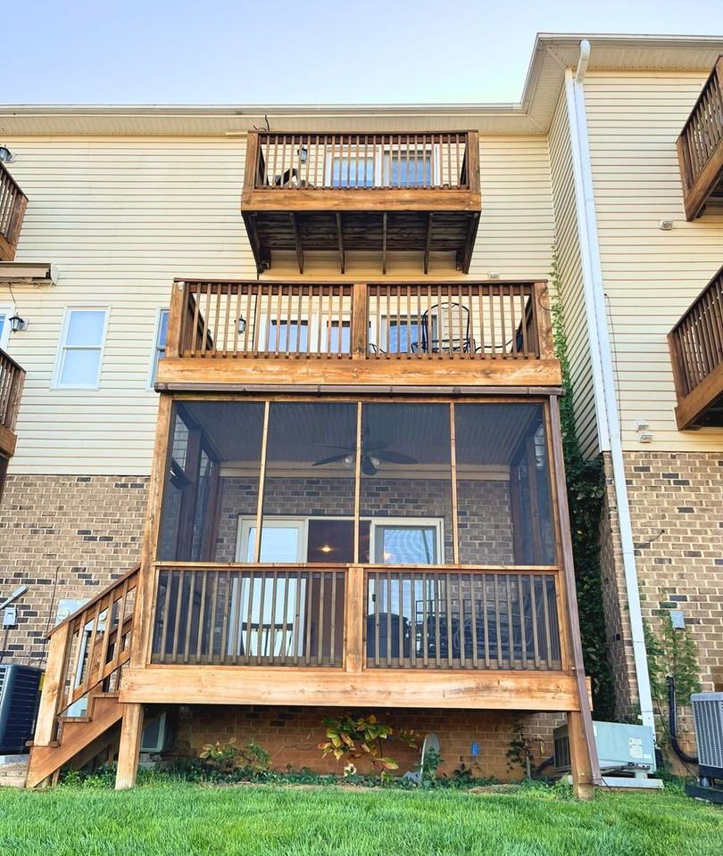 345 Cambridge Ct - Photo 2 of 7