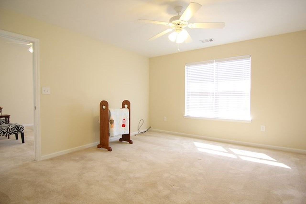 108 Mistletoe Way - Photo 3 of 14