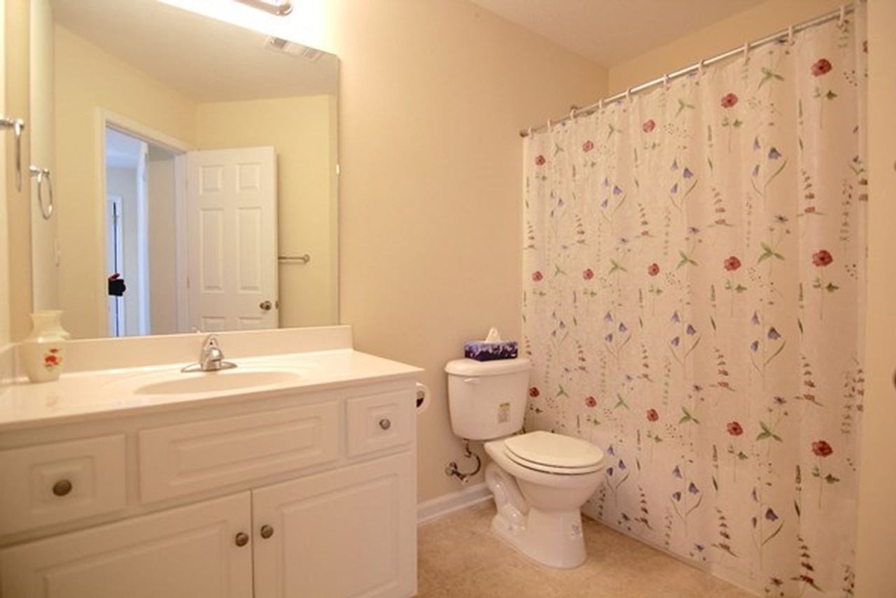 108 Mistletoe Way - Photo 4 of 14