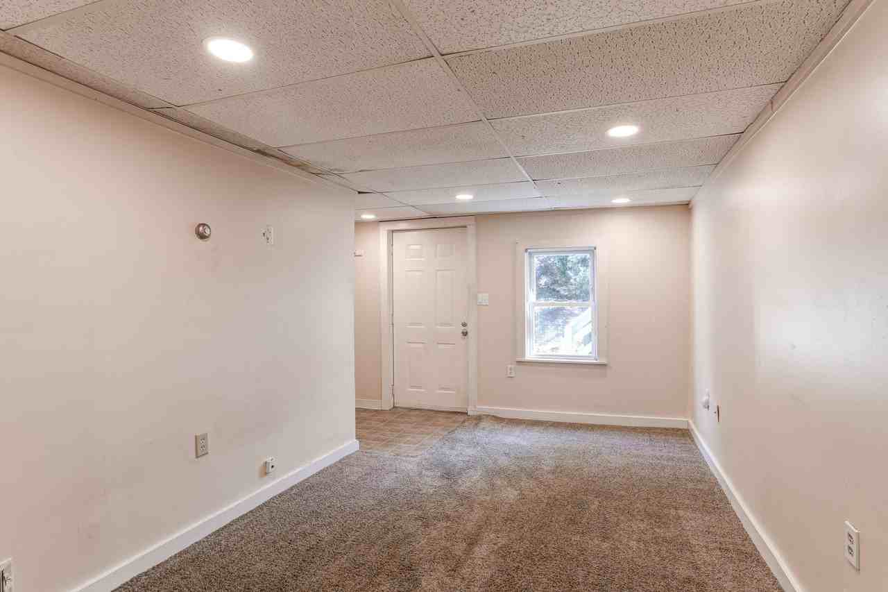 140 Bridge St - Photo 3 of 7