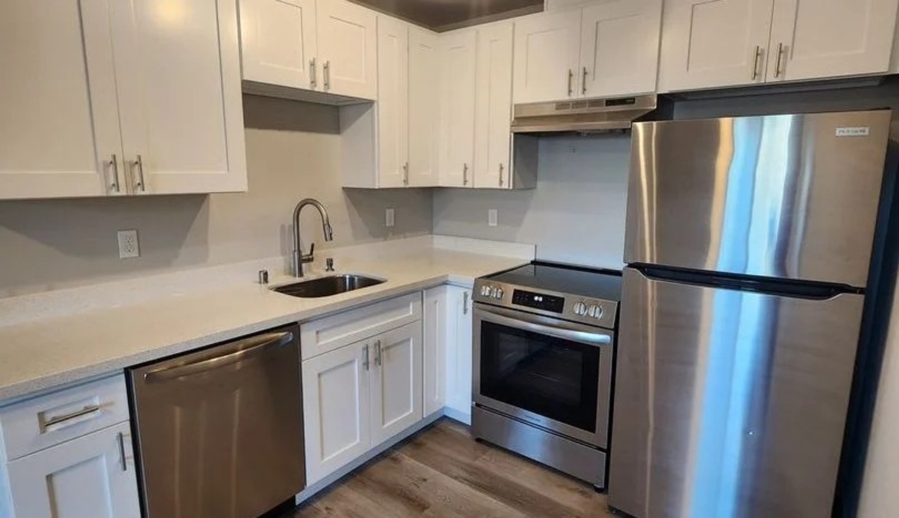 7626 Pacific Avenue South #301 - Photo 4 of 10