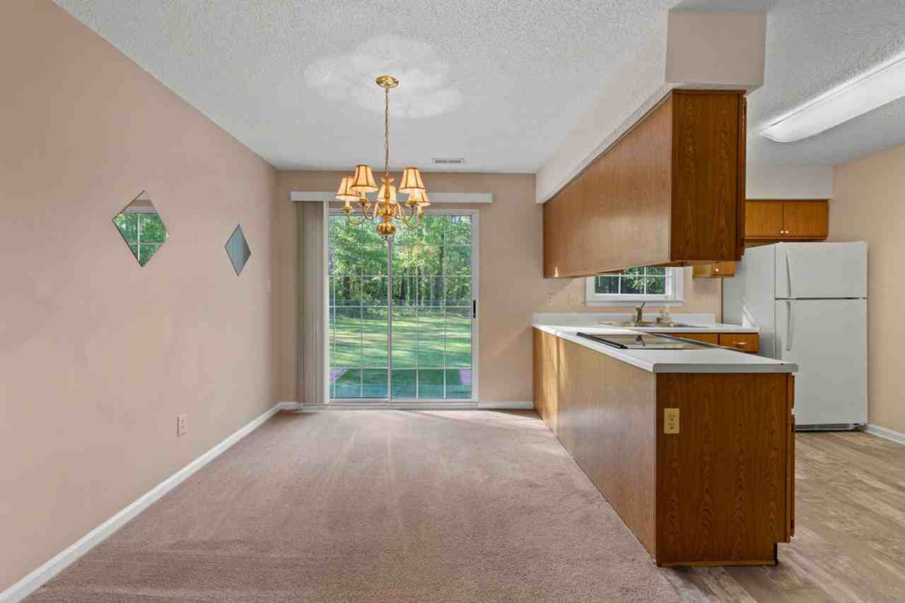 304 Fairfield Ct - Photo 5 of 23