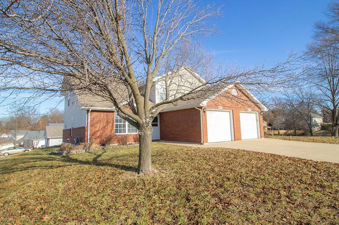 5981 E Limoges Dr - Photo 3 of 35