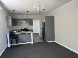 featured image of 400 Saxon St #3