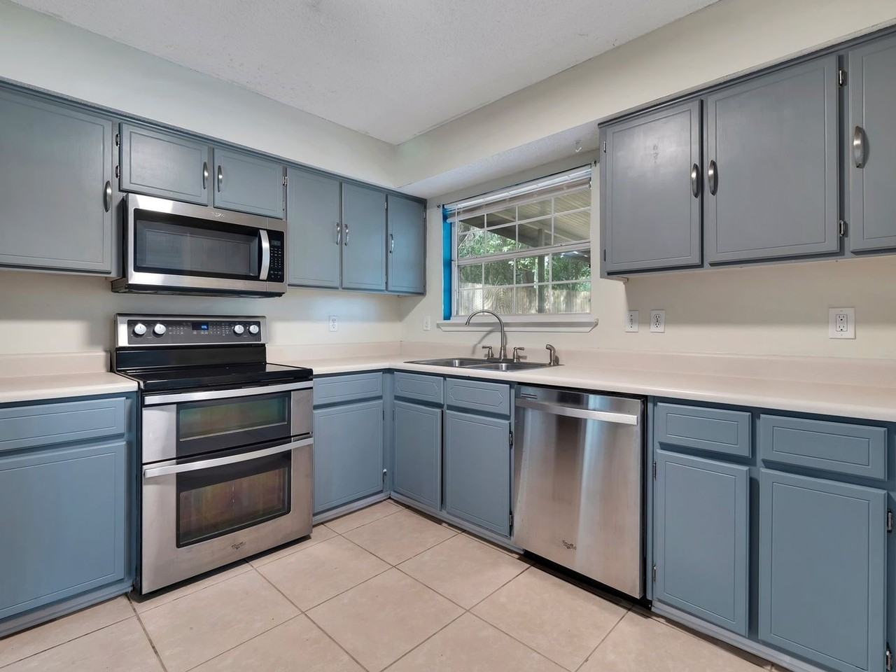 2625 Tupelo Ter - Photo 3 of 21