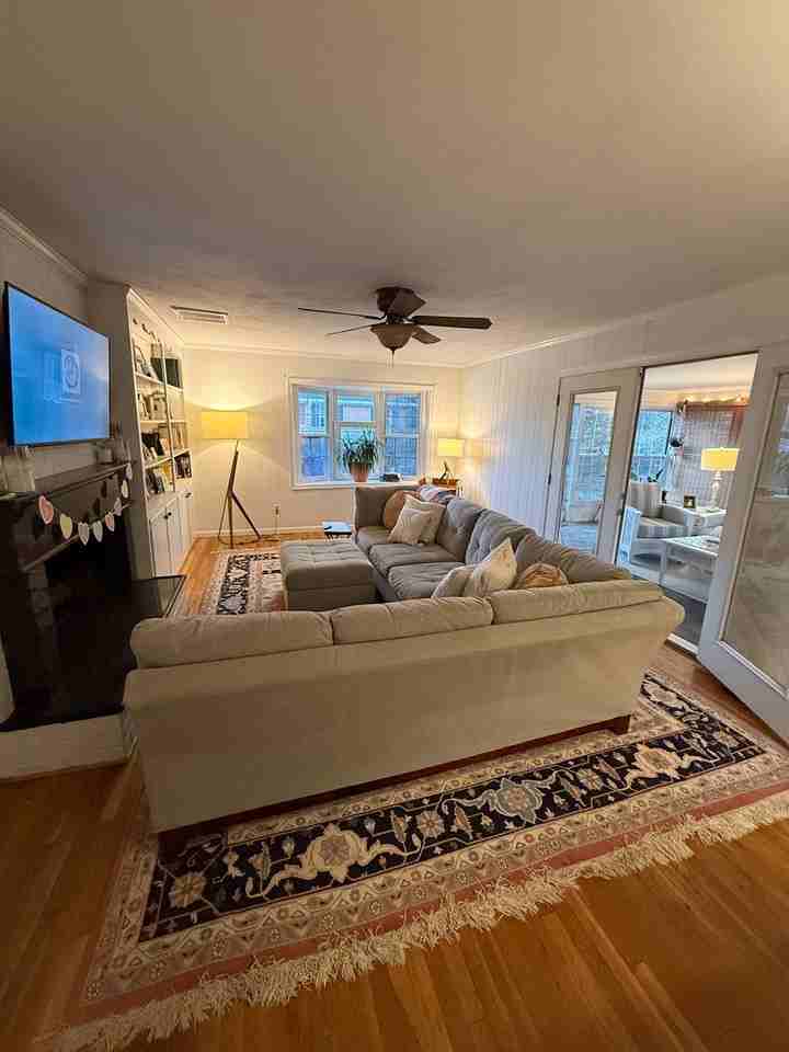 1437 Ashley Dr - Photo 6 of 8