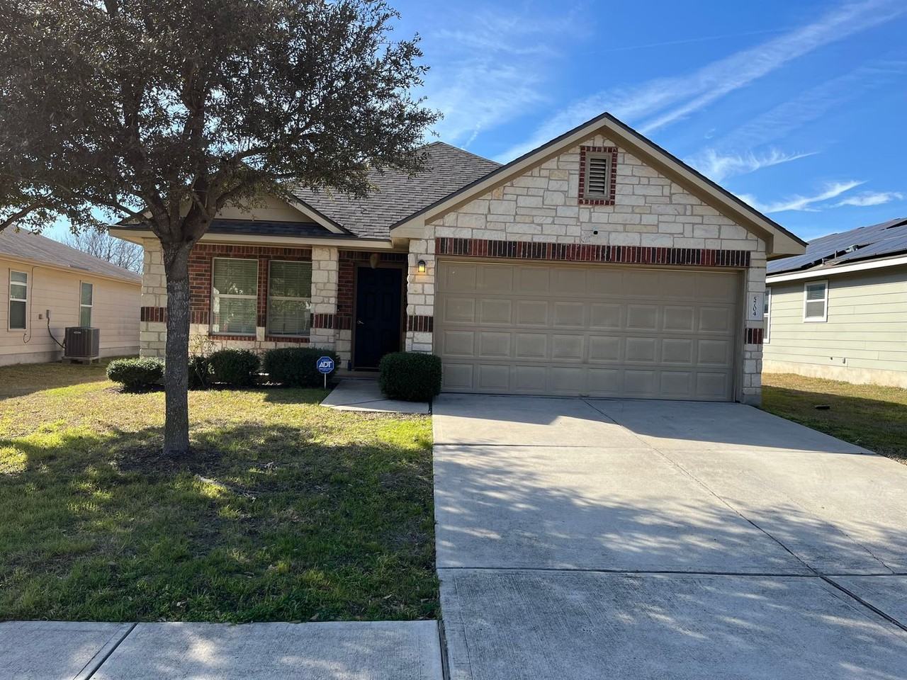 5704 Nelson Oaks Dr - Photo 3 of 11