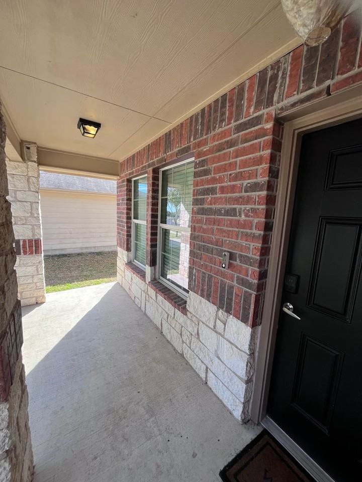 5704 Nelson Oaks Dr - Photo 5 of 11