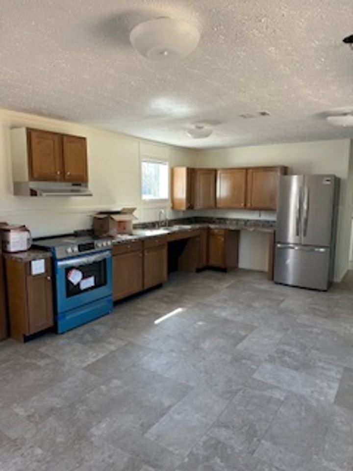 1245 Reeves Rd - Photo 2 of 8