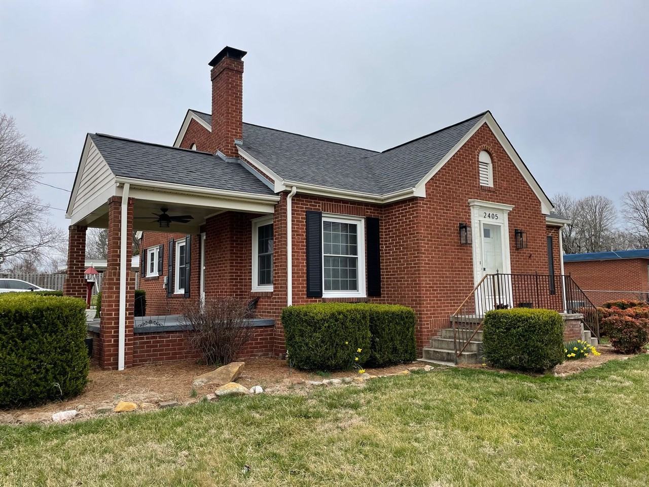 2405 S Fayetteville St - Photo 2 of 28
