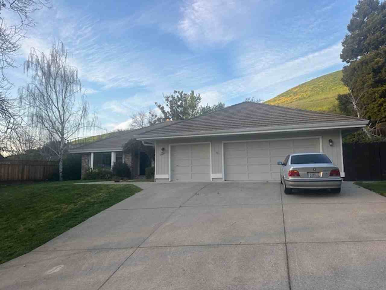 4089 Sugar Maple Dr - Photo 3 of 50