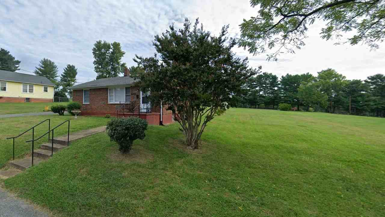 1554 Blackburn St - Photo 2 of 10