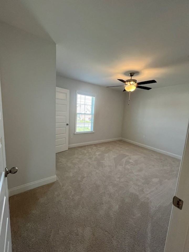 3909 Duke Ct - Photo 5 of 14