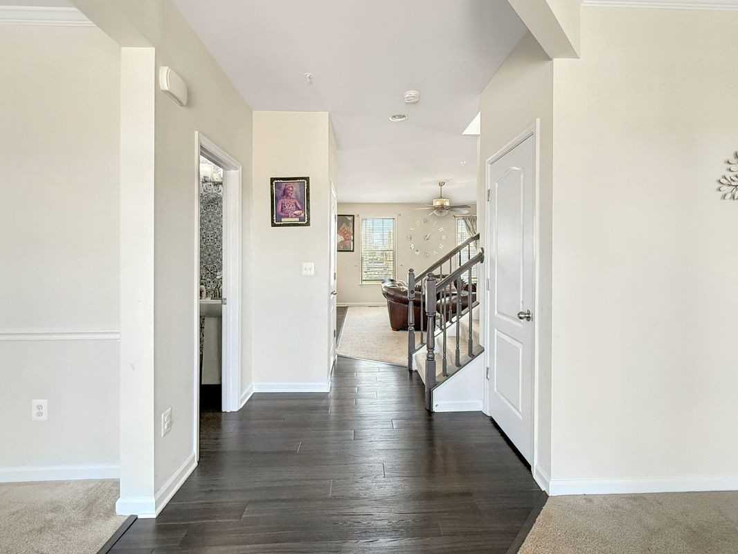 7723 Hubble Dr - Photo 3 of 29