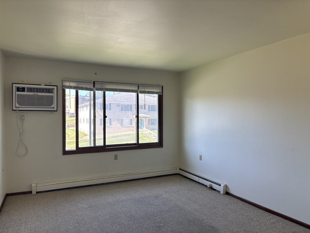 505 Alan Dr #5 - Photo 3 of 15