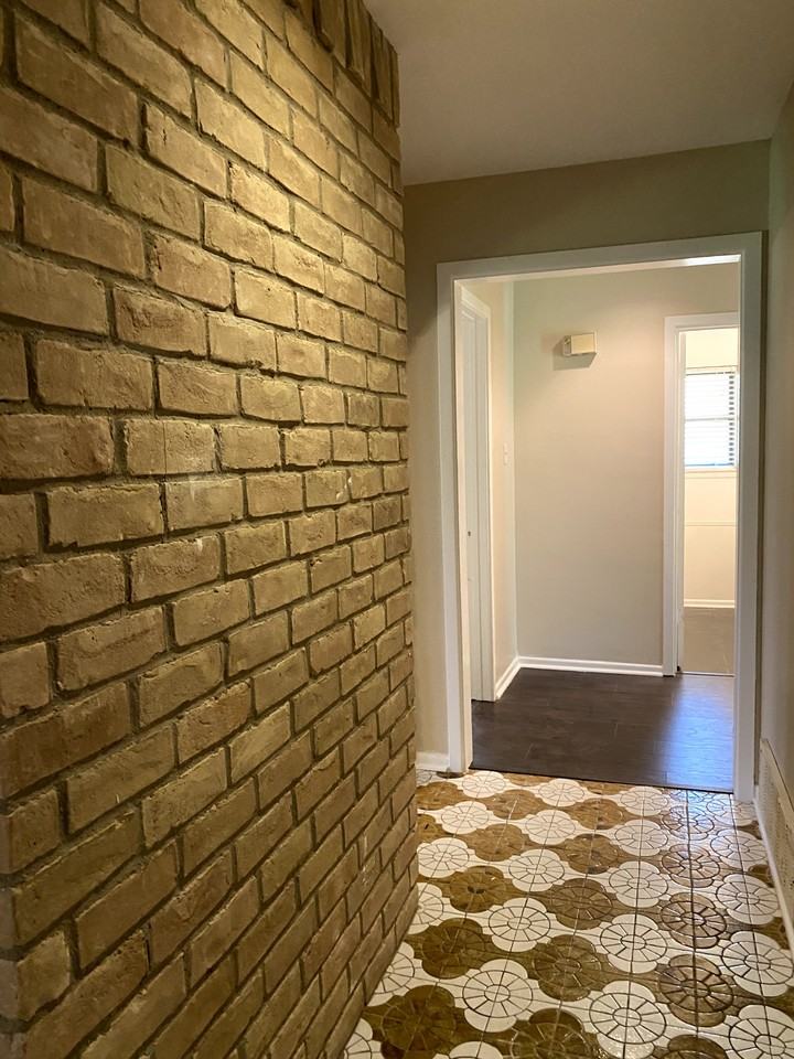 3417 Glenmont Dr #NA - Photo 2 of 24