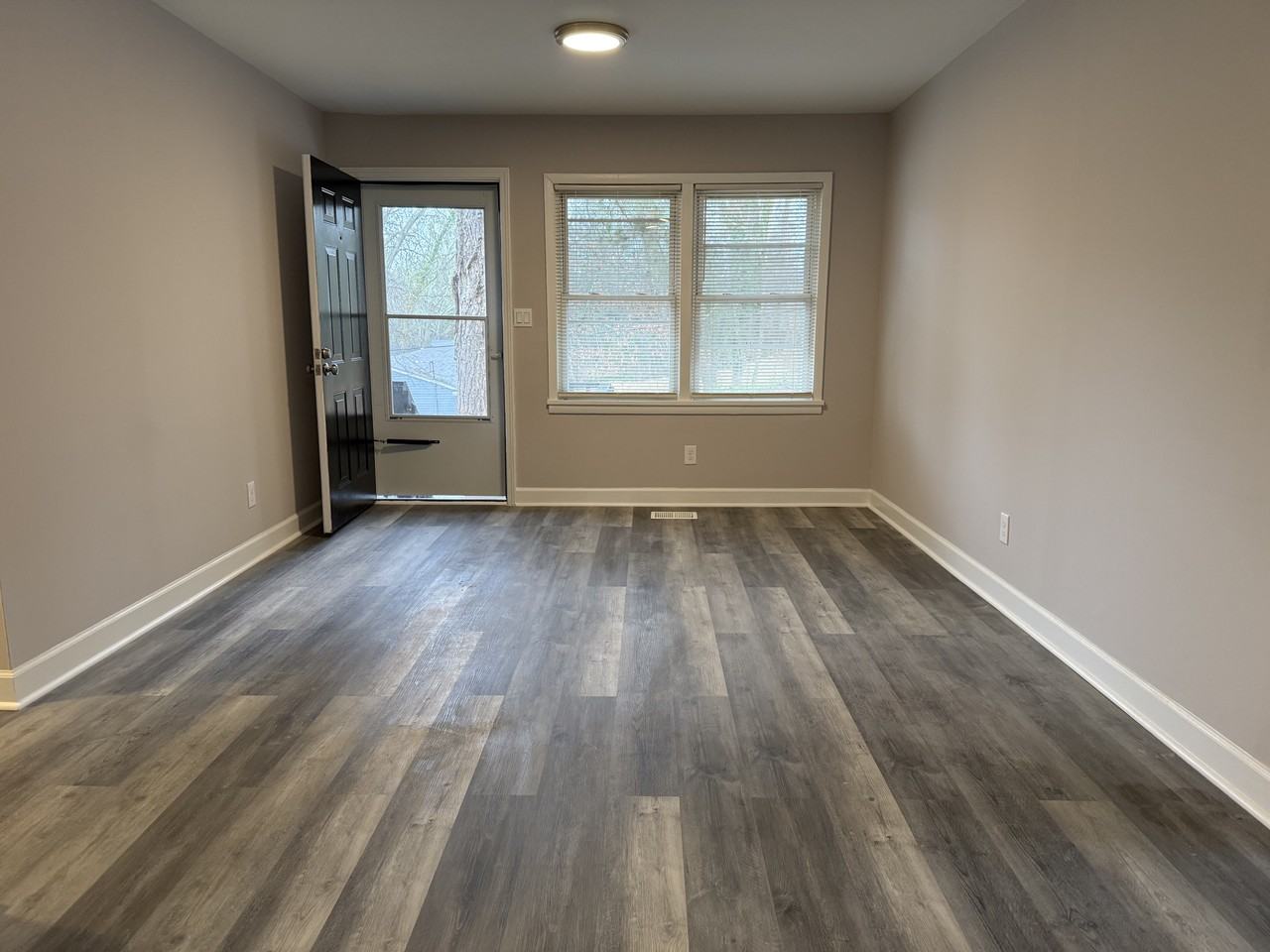 934 Fairburn Rd Nw #NA - Photo 2 of 44