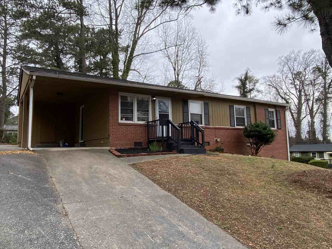 934 Fairburn Rd Nw #NA - Photo 3 of 44