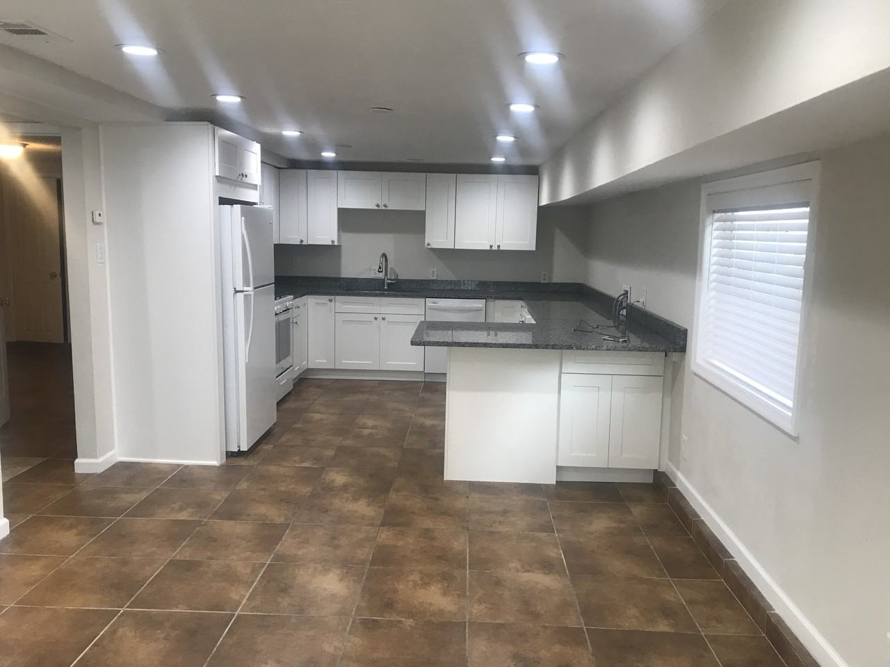 705 Church St - Photo 5 of 15