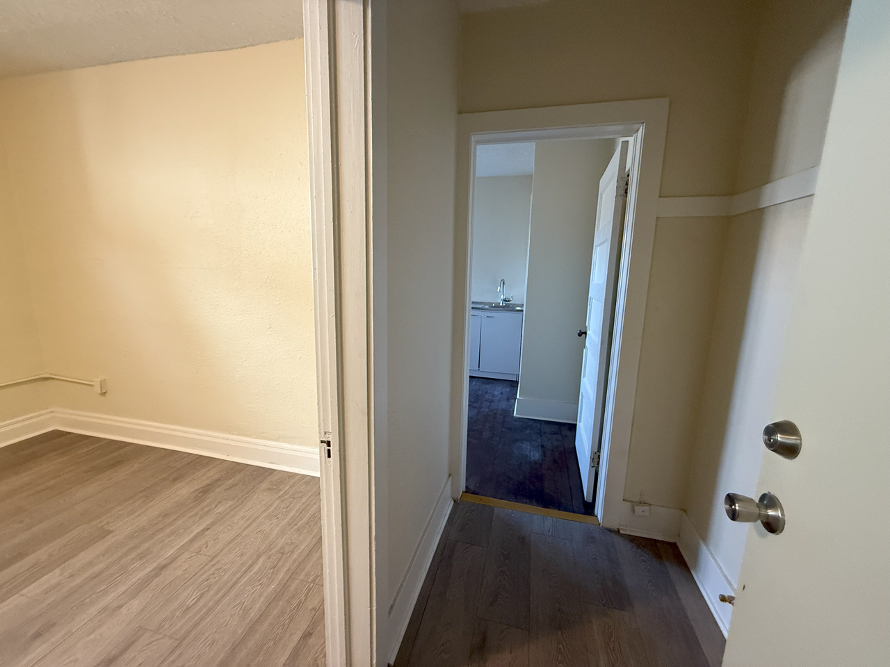 121 S 4th St #5 - Photo 5 of 6