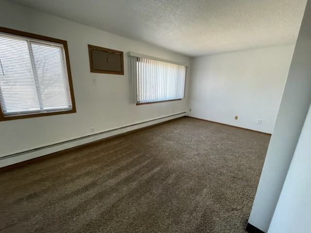 304 6th Street Southwest - Photo 5 of 27